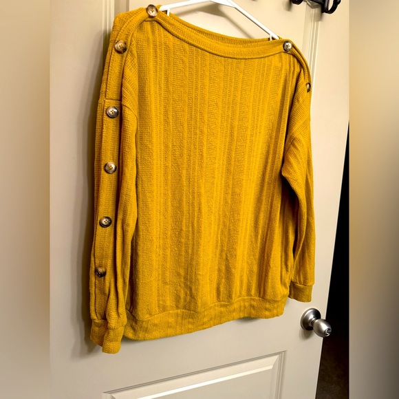 Mustard colored sweater, banded bottom, size S - Picture 2 of 3